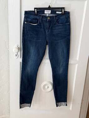 FRAME Le Skinny de Jeanne Raw Hem Jeans in Dark Wash Size 29